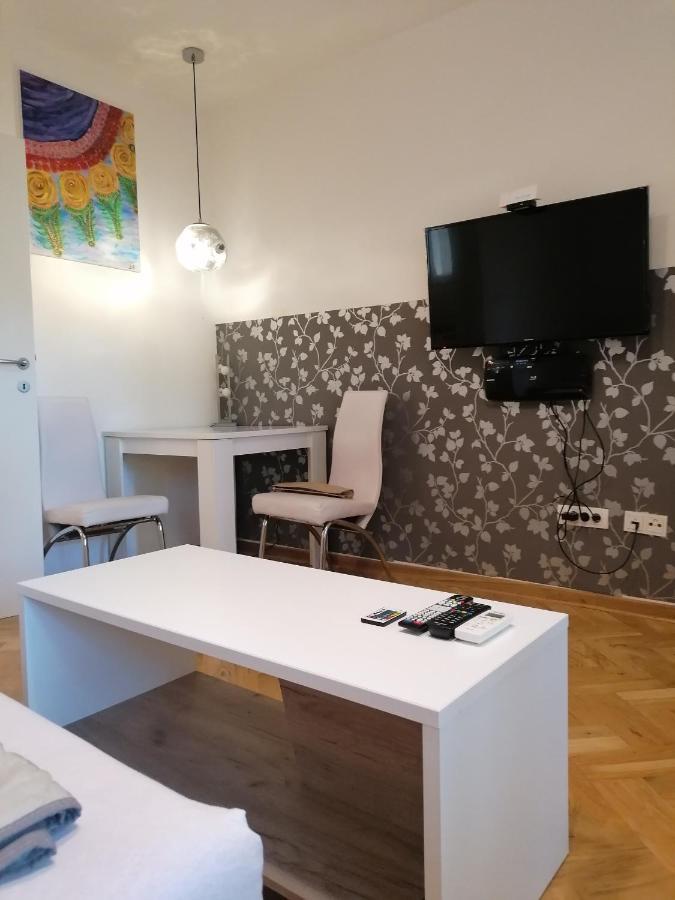 Apartamento Natasa Belgrado Exterior foto