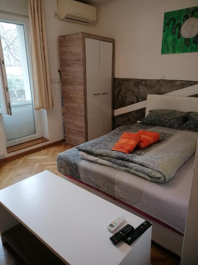 Apartamento Natasa Belgrado Exterior foto